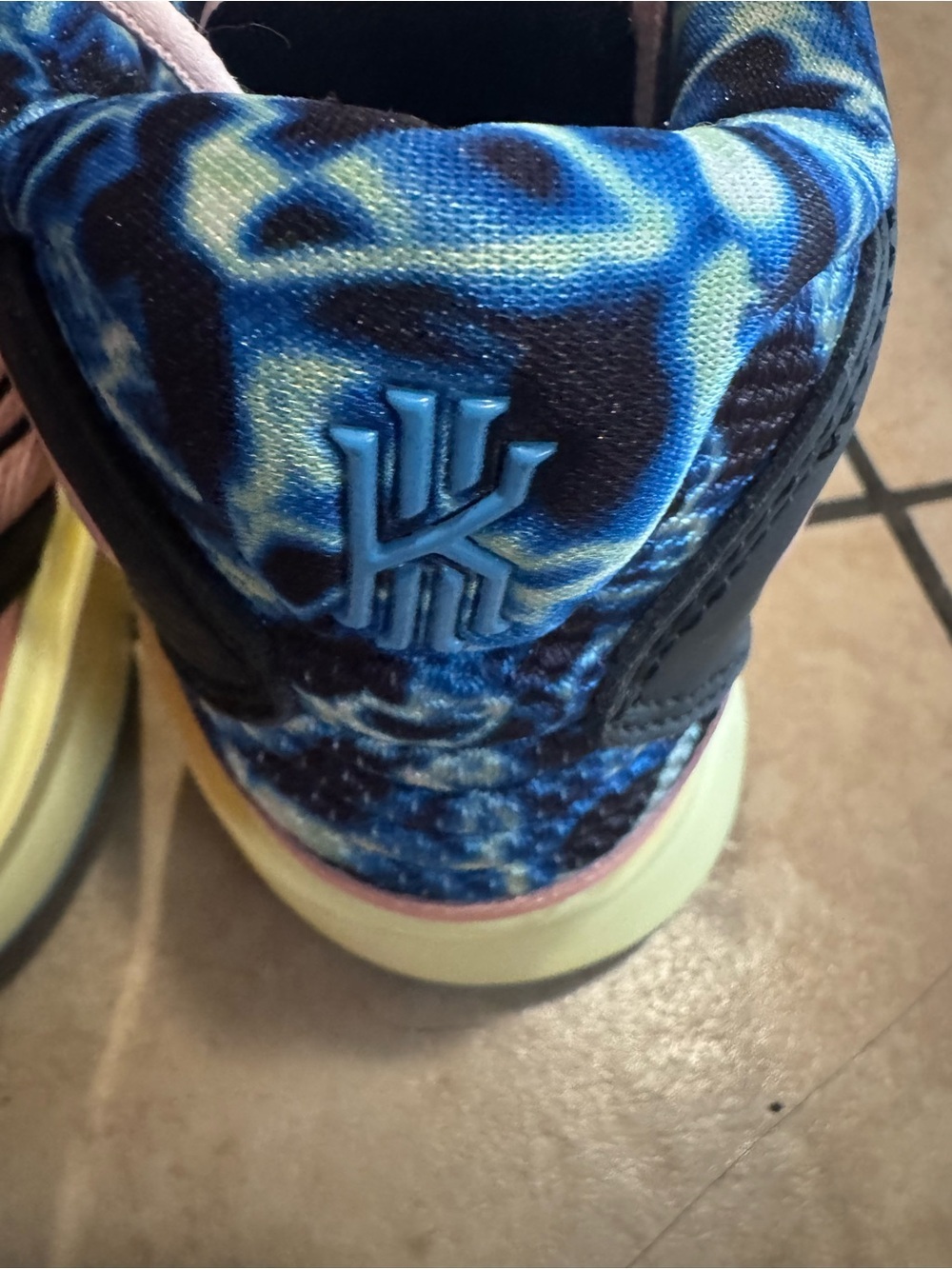 Nike Pink and Blue Men’s Athletic Basketball Shoes - Picture 8 of 11